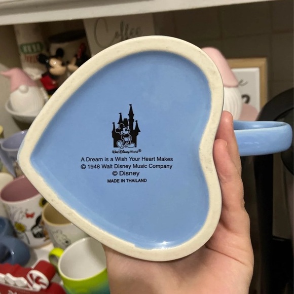Huge cinderella heart mug - Picture 6 of 6
